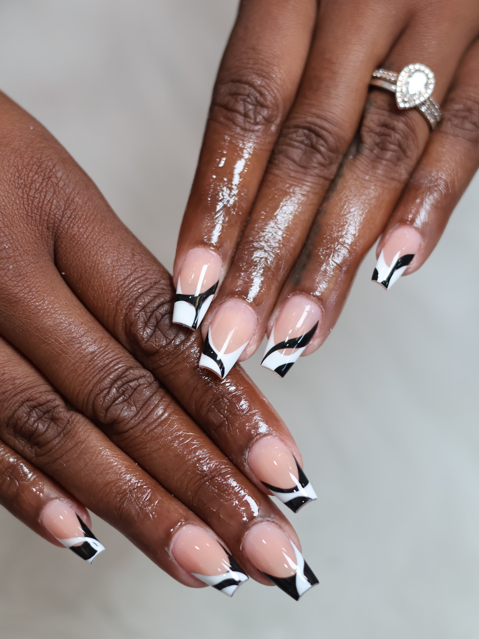 Znails logo